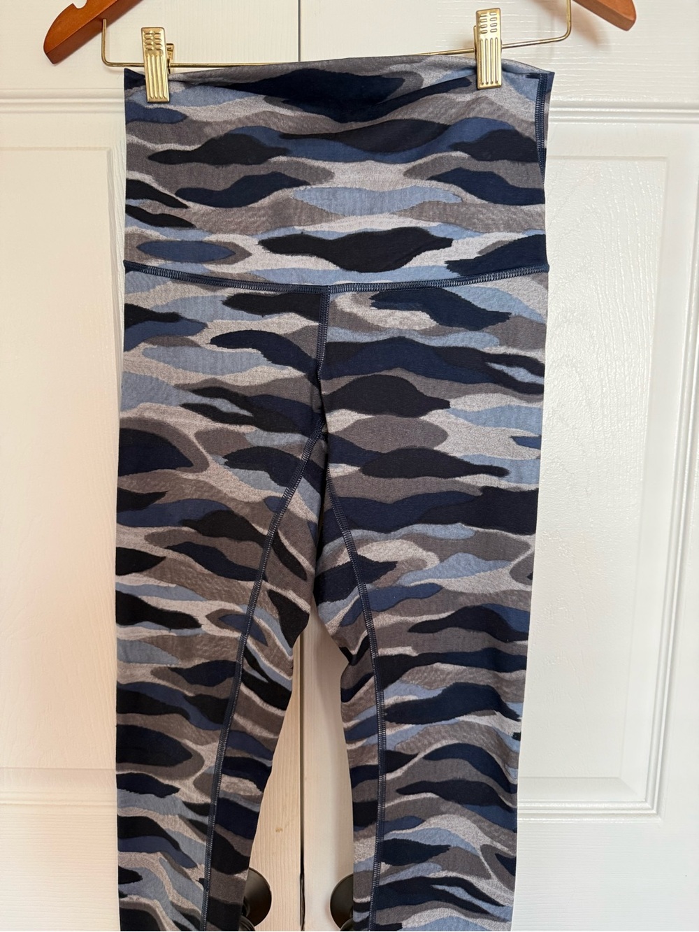 Lululemon Grey & Navy Camo Leggings -